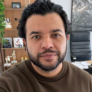 Dr. Carlos De Nigris González