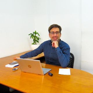 Dr. Cristián Fröschke Fernández