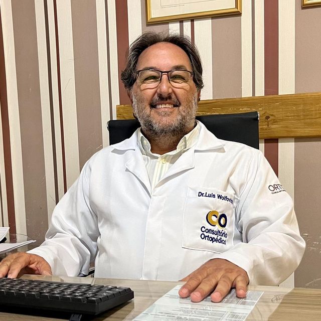Luis  Wolfovitch, Ortopedista - Traumatologista Salvador