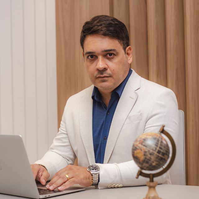 Dávison Fernandes Júnior, Urologista Goiânia