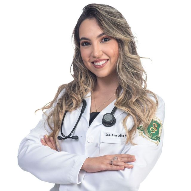 Ana Julia Ferreira Sinfronio, Nutrólogo Sales Oliveira