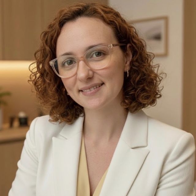 Tatiana La Croix Barros, Especialista em Clínica Médica Niterói