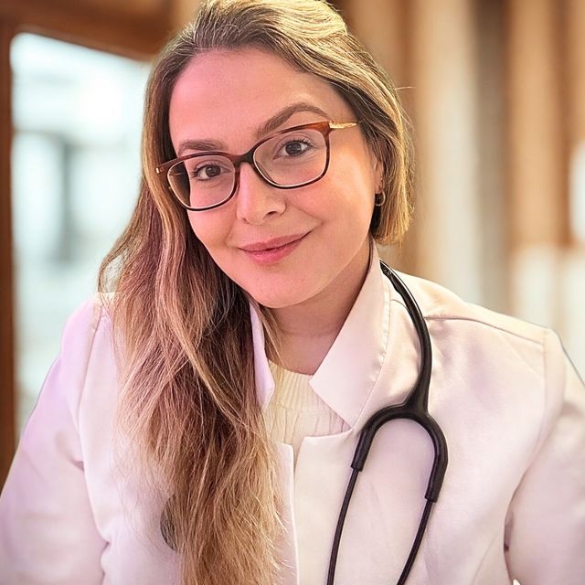 Flávia Gava Bastos, Reumatologista Rio de Janeiro