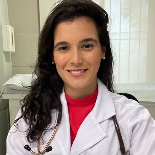 Ampliar imagem: Helena Moura, Hematologista Recife