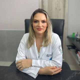 Ampliar imagem: JULIANA LEAL DANILOW, Anestesiologista Manaus