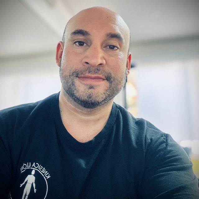 Roberto León Reyes, Kinesiólogo Curicó