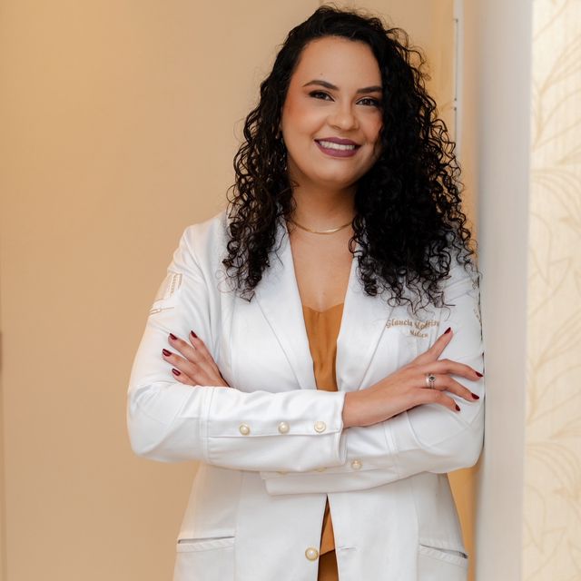 Glaucia  Medeiros , Ginecologista Santos