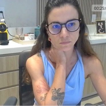 Carolina Alves Paredes, Psiquiatra Dourados