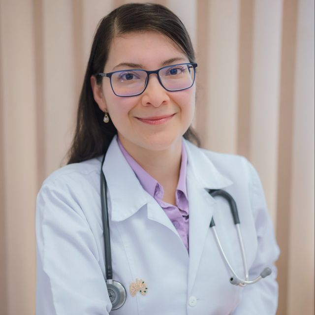 Gloria Marcela Estévez Ramírez, Neumólogo Bogotá