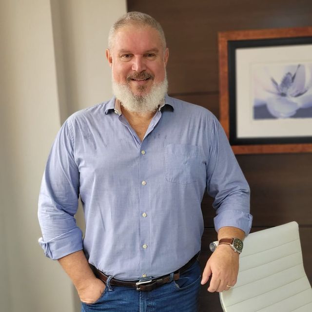 Eduardo Barbosa Xavier da Silveira, Especialista em Clínica Médica Belo Horizonte