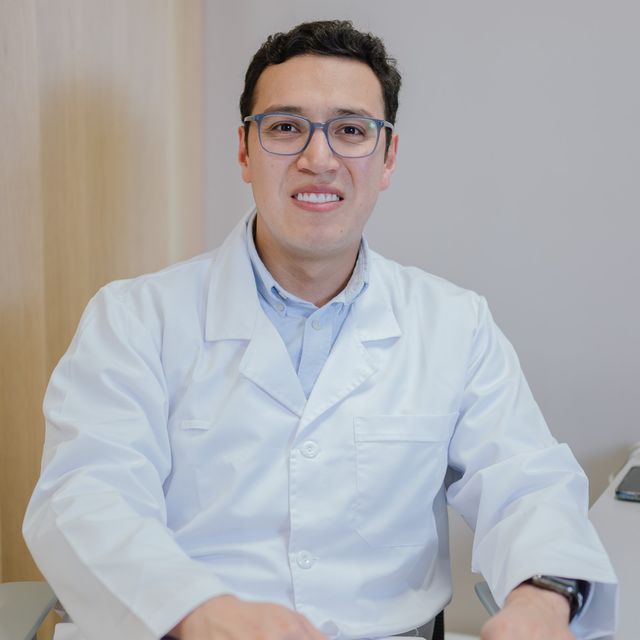 Johan Sebastian Merchan Cepeda, Cirujano vascular Bogotá