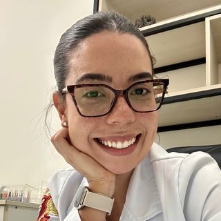 Iara Bernardes, Dentista Divinópolis