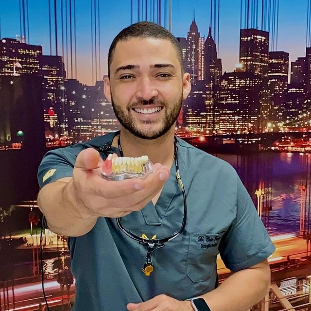 Caio Araújo Farizel, Dentista Coronel Fabriciano
