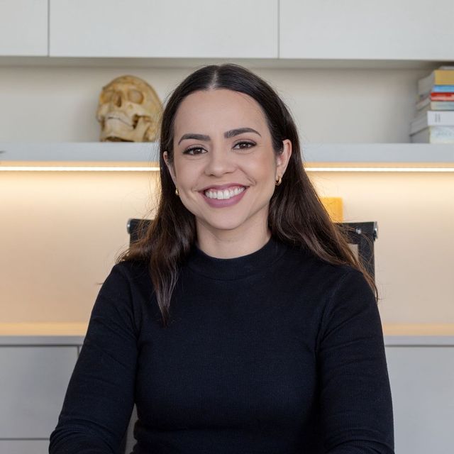 Júlia Montenegro, Dentista Curitiba