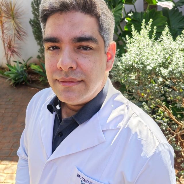 Caio Eduardo Andrade Oliveira, Urologista Uberlândia