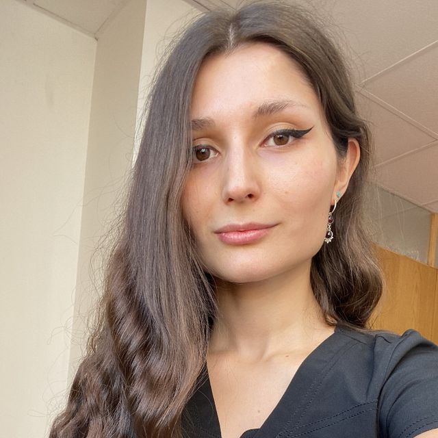 Macarena López Toloza, Médico general Santiago