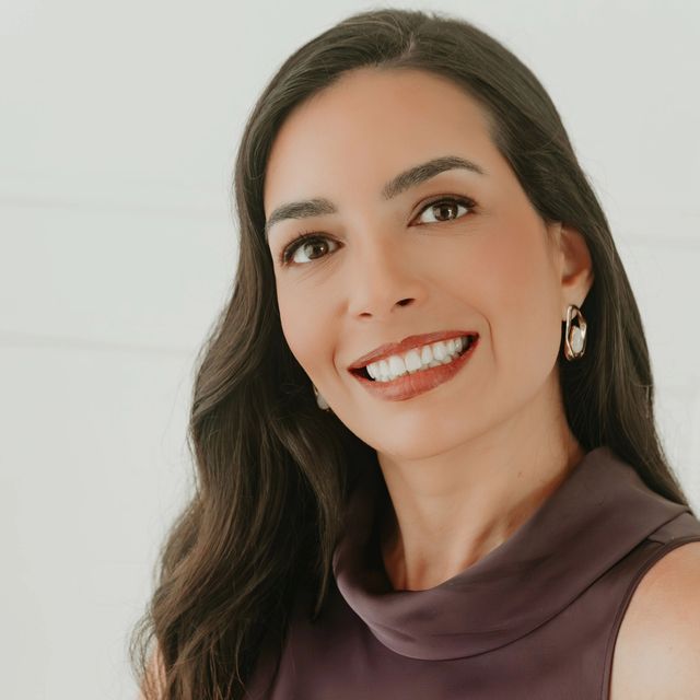 Angela Gomes Turon Costa, Dermatologista Niterói