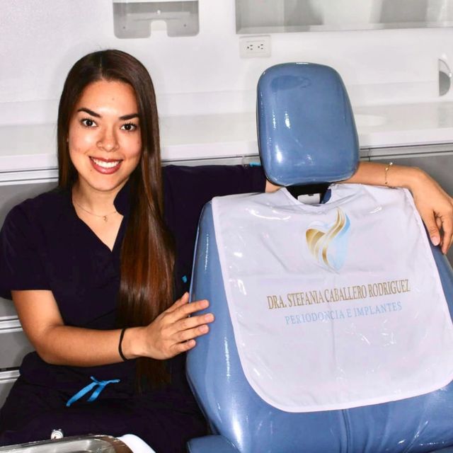 Stefania Caballero Rodriguez, Odontólogo Floridablanca
