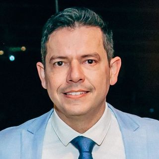 Ampliar imagem: Eduardo Altieri Silva de Carvalho, Endocrinologista Florianópolis