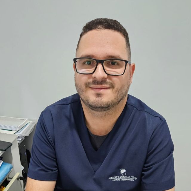 Adriano Vasconcelos, Psicólogo Goiânia