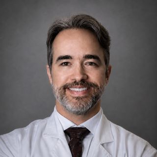 Dr. Fernando Alcântara