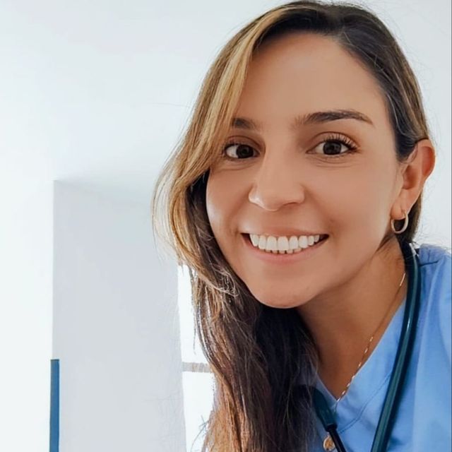 Laura Niyereth Garzón Palacios, Internista Bogotá