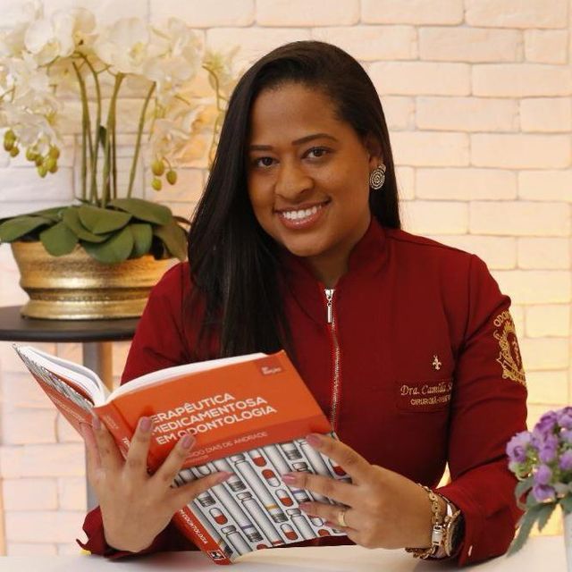 Camilla Dos Santos Silva, Dentista Salvador