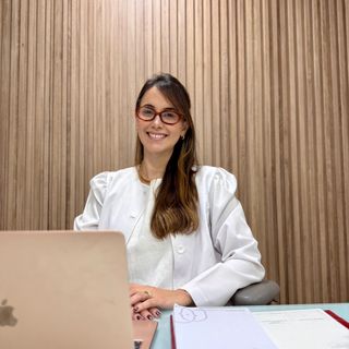 Dra. Ana Cláudia Veneziani