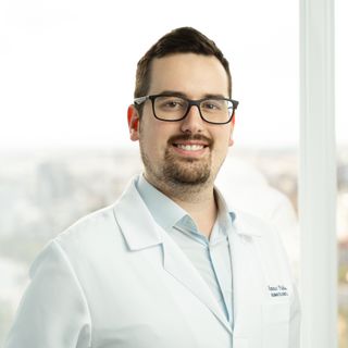 Ampliar imagem: Mateus Padua, Reumatologista Novo Hamburgo