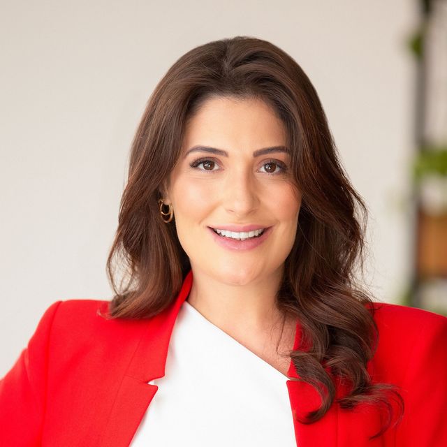 Cassia Cestari Toia, Dentista São José dos Campos