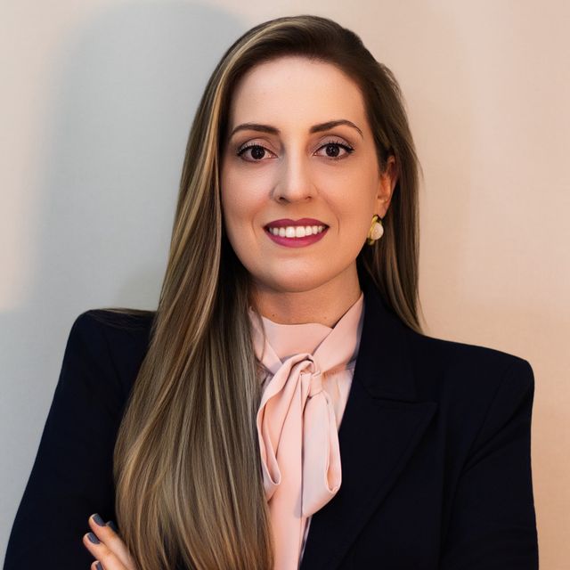 Silvia Caroline Neves Ribeiro, Coloproctologista Itajubá