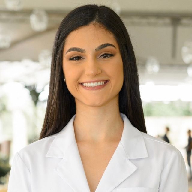 Caroliny Pascoal, Especialista em Clínica Médica Pindamonhangaba
