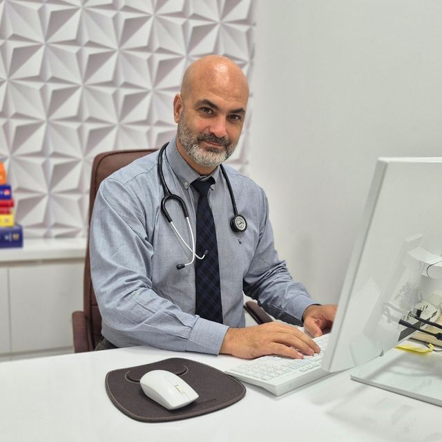 Klaus A. Y. Kleuser, Intensivista Rio de Janeiro