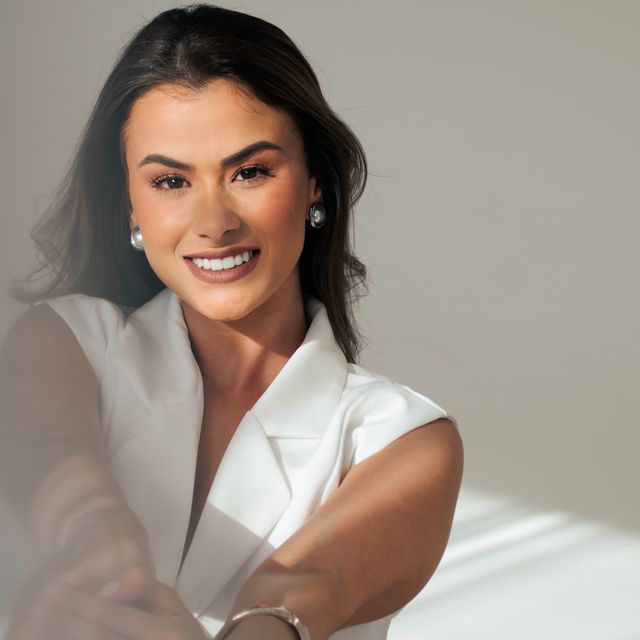 Nycolle  Bueno Garcia , Dermatologista Goiânia