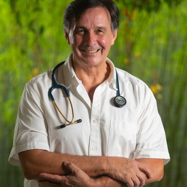 Maurílio Oliveira Brandão, Médico clínico geral Ubatuba