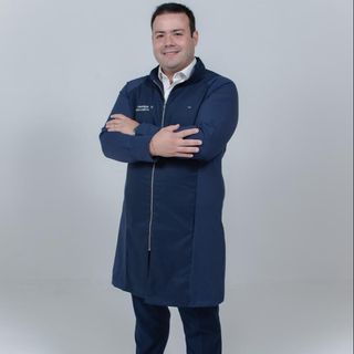 Ampliar imagem: Henrique Vergueiro da Cruz Martins, Urologista Itajaí