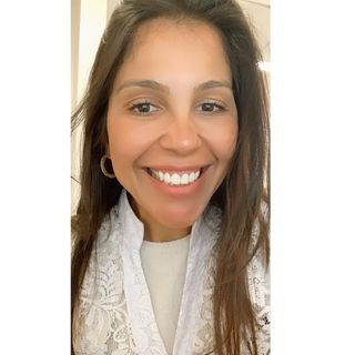 Dra. Juliana Carolina Neves