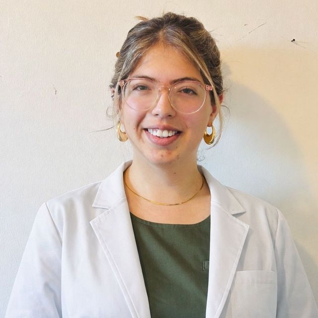 Karla Valenzuela Carvajal, Médico general Santiago