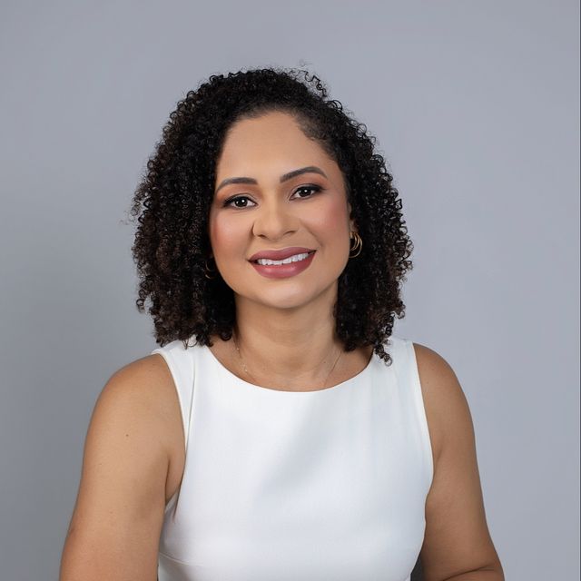 Viviane  Brito  Novais Gomes, Nutricionista Linhares