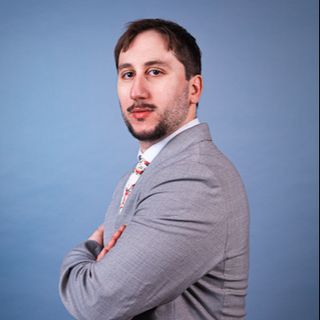 Acercar imagen: Roberto Macchiavello, Cirujano general Las Condes