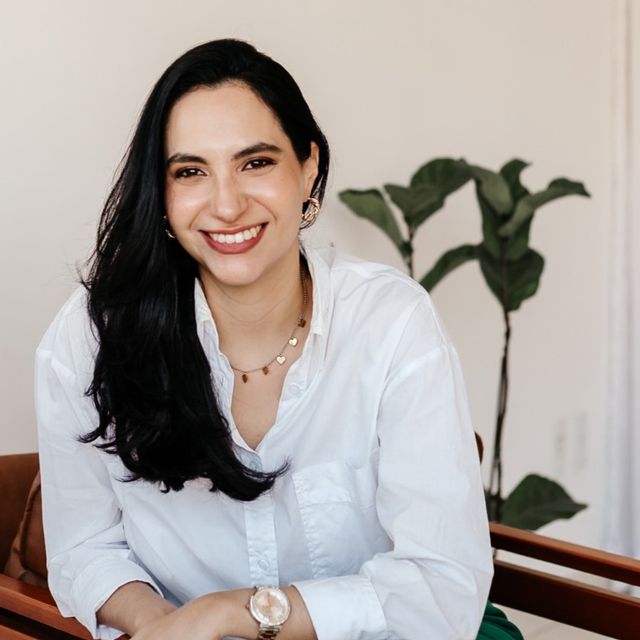 Vivianne Saraiva Leitão Viana, Reumatologista pediátrico São Paulo