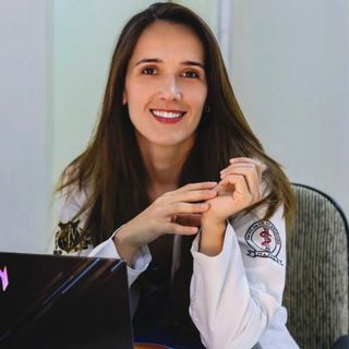 Larissa Mayara Galhardo Maximo , Oftalmologista Itajubá