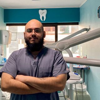 Acercar imagen: Anibal  Garrido Lagos, Dentista Temuco