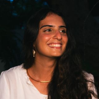 Dra. Ana Laís  Teixeira