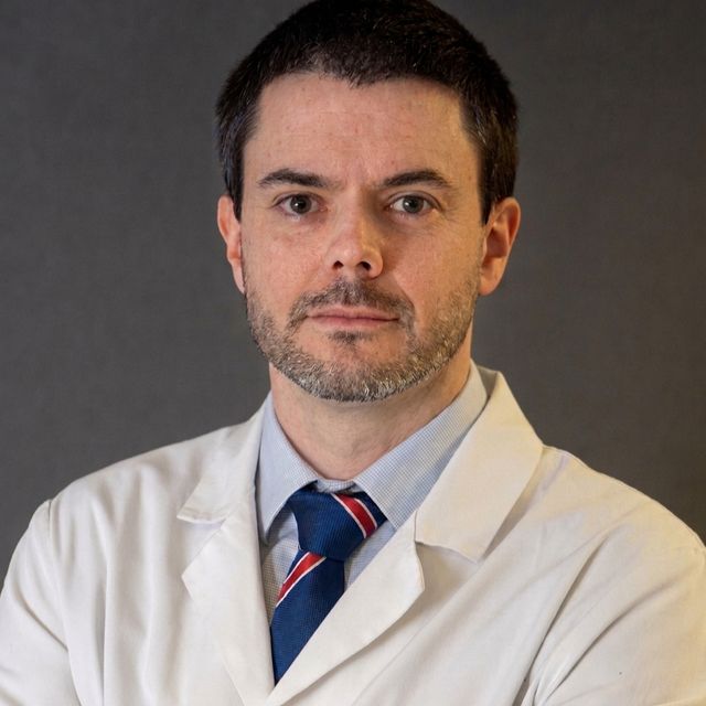 Roberto Olmos Borzone, Endocrinólogo Santiago