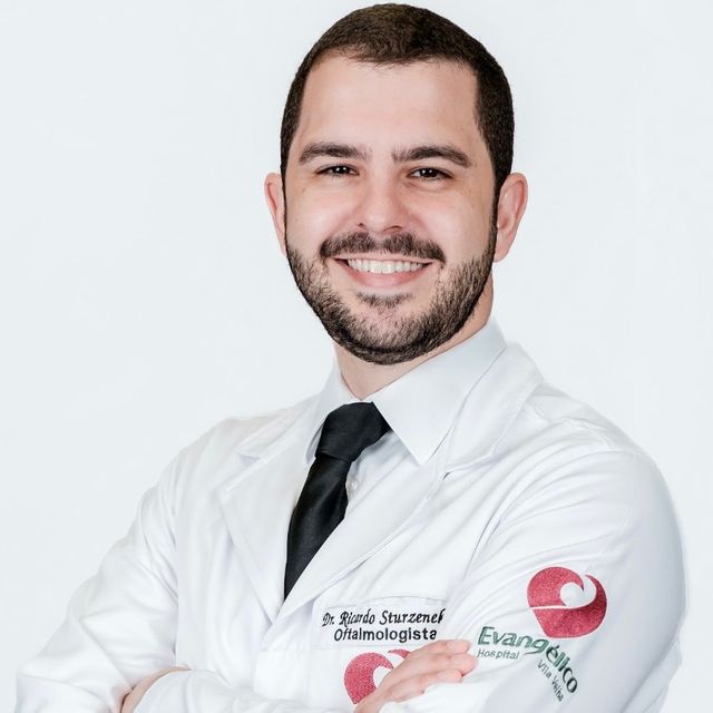 Ricardo Sturzeneker Cerqueira Lima, Oftalmologista Vila Velha
