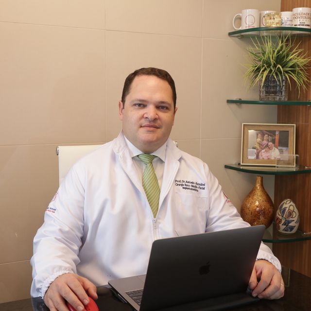 Antonio Azoubel, Cirurgião buco-maxilo-facial Recife