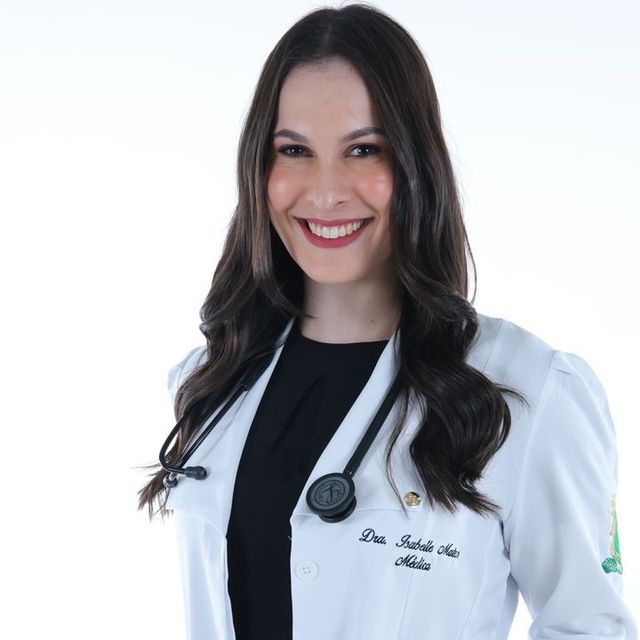 Isabelle Matos Almeida, Médico clínico geral Santos
