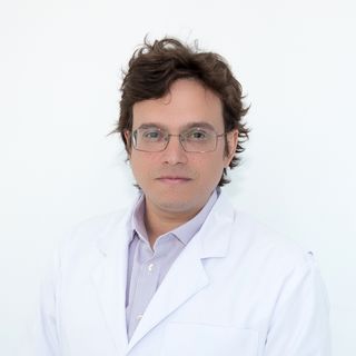 Acercar imagen: Víctor Henríquez Auba, Gastroenterólogo Santiago