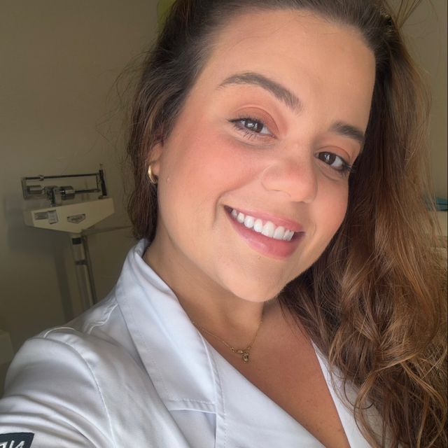 Júlia Teixeira Neves Binda, Neurologista pediátrico Colatina